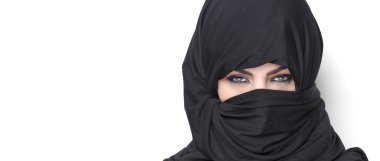 Güzel kız giyiyor burqa mektup