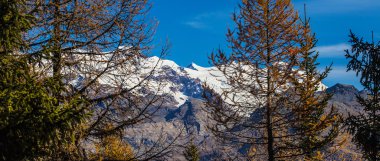 Güzel sonbahar dağ manzara mektup