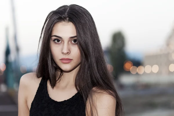 Retrato linda menina em Skopje — Fotografia de Stock