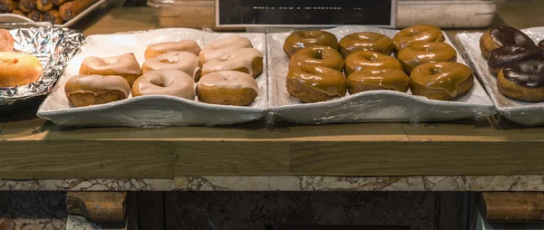 Donuts stand in Camden Town letterbox — Stock Photo, Image