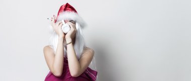 Kadın Noel Baba sabah mektup kahve içme