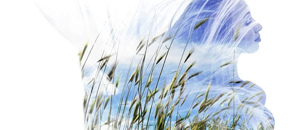 Подвійне експонування щасливої дівчини танцює і пшеничне поле букви — стокове фото