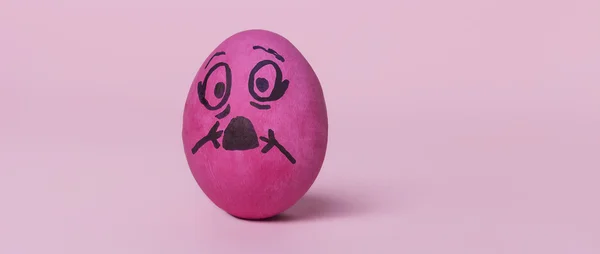 Fuchsia painted egg scared to death letterbox — Stock Photo, Image