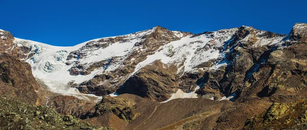 Herbst-Berglandschaft mit Schnee Briefkasten — Stockfoto