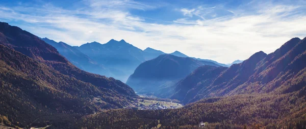 Vackra höst bergslandskapet letterbox — Stockfoto