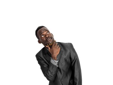 Yukarı doğru seyir yakışıklı ve düşünceli bir işadamı portresi