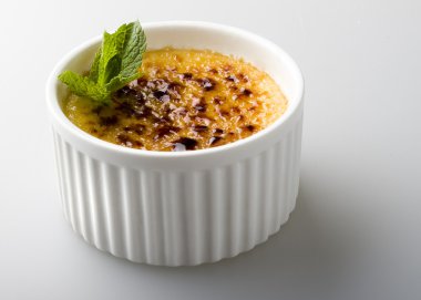 Creme brulee tatlısı