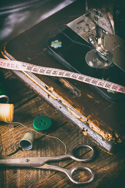 Régi vintage kézzel varrógép — Stock Fotó