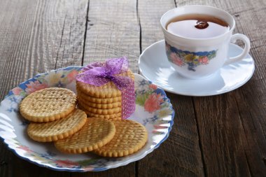 Çerezler ile güzel kokulu çay