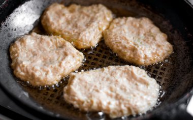 Kızartma tavuk nuggets