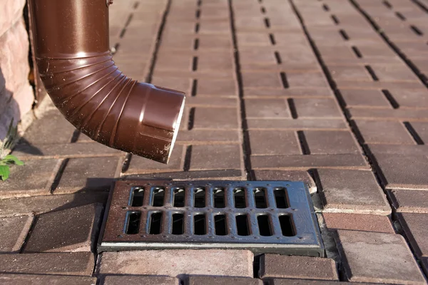 Ülke evde downspout