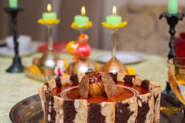 Ev yapımı tatlı pasta.