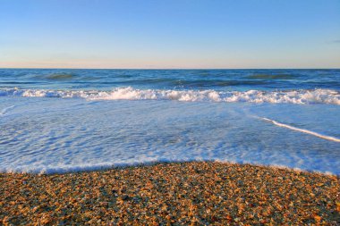 Kumsal ve gök mavisi