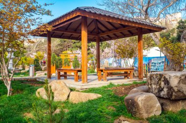 Bir Japon parkında çardak. Bakü Azerbaycan