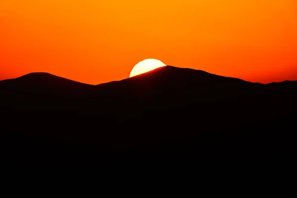 Puesta Sol Brillante Las Montañas — Foto de Stock