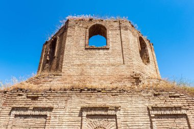 17. yüzyılda inşa edilen Gilavar köyündeki antik Arnavut kilisesi Kilwar 'ın kalıntıları