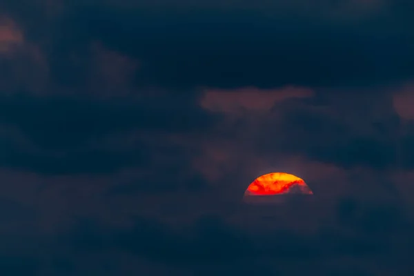 Sol Colorido Fondo Las Nubes — Foto de Stock