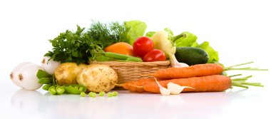 Bahçe sebze üzerinde beyaz izole