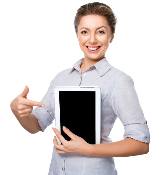 Mujer de negocios sosteniendo una tableta y mostrando en pantalla negra sobre fondo blanco —  Fotos de Stock