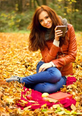 Çay'nın genç kadınla