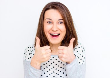 Mutlu gülümseyerek jest Yaşasın bayanla busies