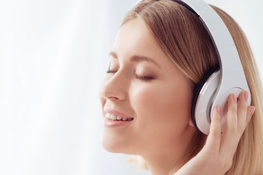 Senin gün boyunca müzik ile gitmek