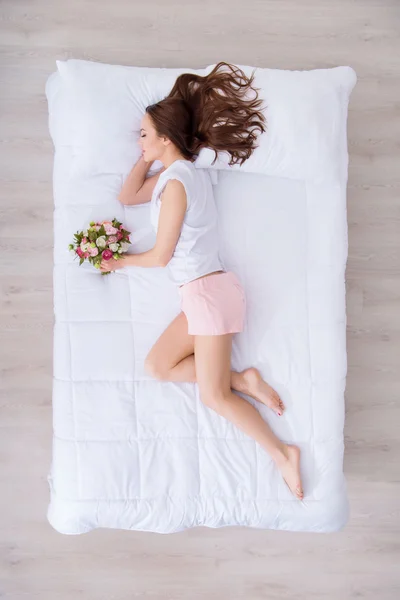Gyönyörű nő alszik — Stock Fotó
