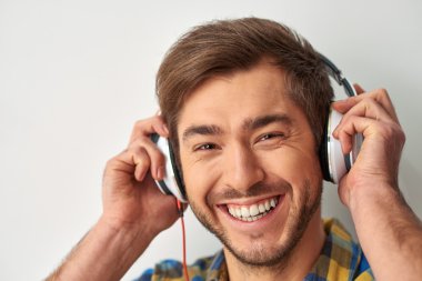 Küçük şeylerdir mutluluk.