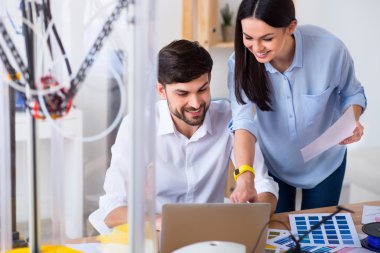 Projede çalışan olumlu iş arkadaşları