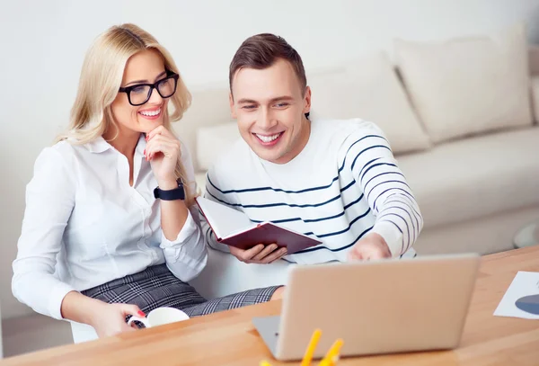 Positive colleagues discussing a project — Stock Photo, Image