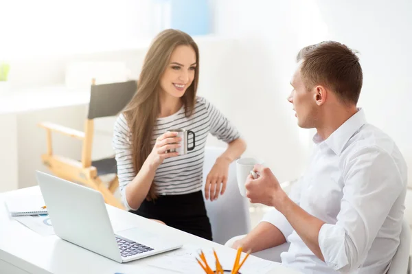 Positive colleagues talking — Stock Photo, Image