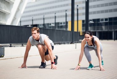 Erkek ve kadın çalışmaya hazır