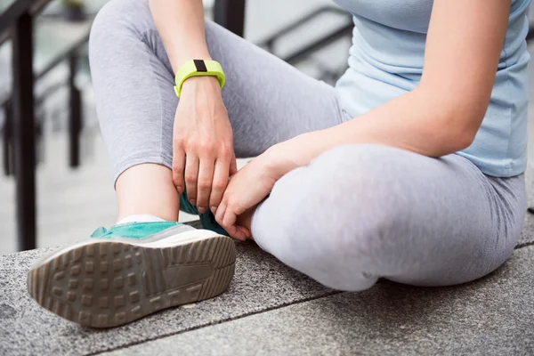 Relajación de una mujer después del entrenamiento — Foto de Stock