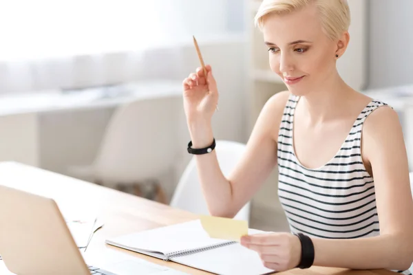 Woman working at the table — Stock Photo, Image