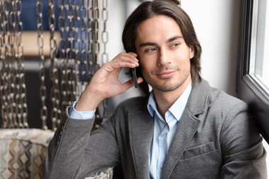 Cep telefonundan konuşmaktan mutluluk duyarız.