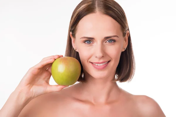 Bella giovane donna con mela — Foto Stock