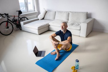 Paspasın üzerindeki hoş bir sürpriz.