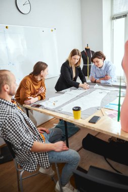 Şablonumuzu gerçek kumaş üzerinde deneme zamanı.