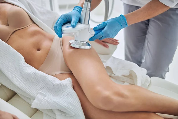 Unrecognizable woman getting anti-fat treatment at spa salon — Foto de Stock