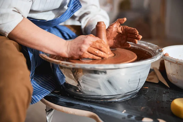 Close up of professional master shaping clay — ストック写真