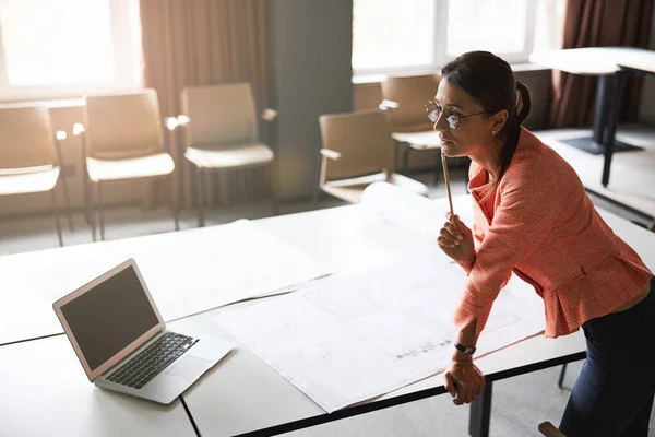 Charming elegant business lady in pink jacket is concerned making difficult decision — Stockfoto