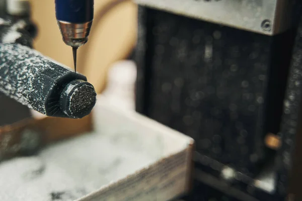 Milling of a workpiece on a drilling machine — Stock Photo, Image