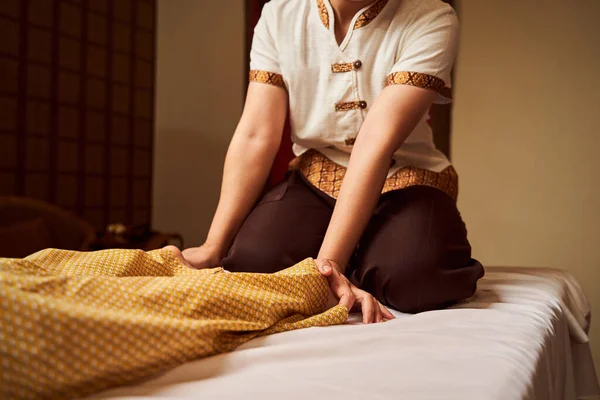 Child on spa treatments in medical salon — Stock Photo, Image