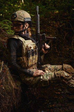 Çeşitli rütbelerde görev alan asker