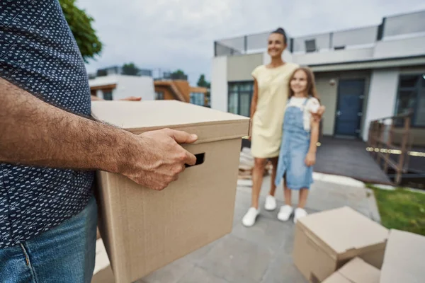 Waiting for the husband to enter our new home — Stock Photo, Image