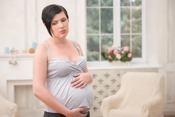 Schwangere erwartet ihr Baby — Stockfoto