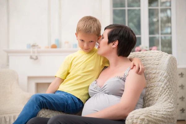 Pregnant woman expecting her baby — Stock Photo, Image