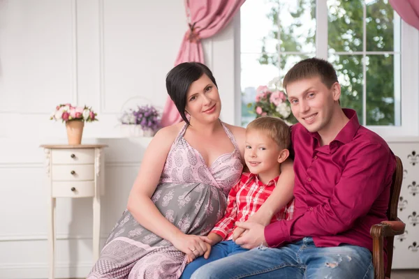 Pregnant woman expecting her baby — Stock Photo, Image