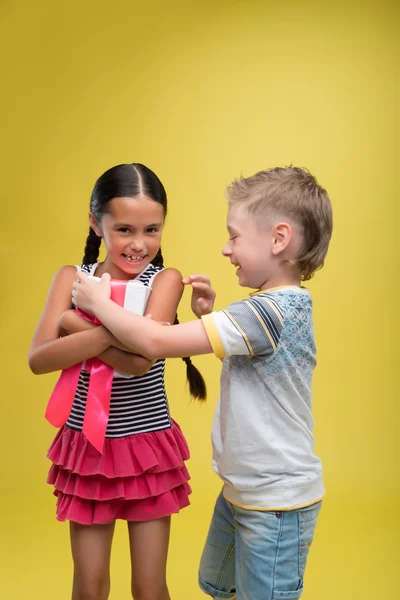 Menino e menina — Fotografia de Stock