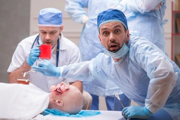 Trabajo duro de los médicos — Foto de Stock